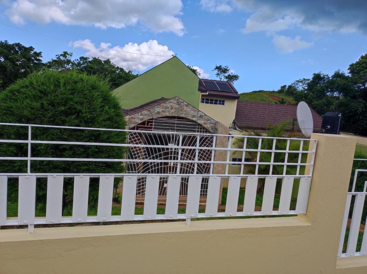 Gables Vacation Rentals With Private Gated Parking Onsite Knockpatrick Exterior foto